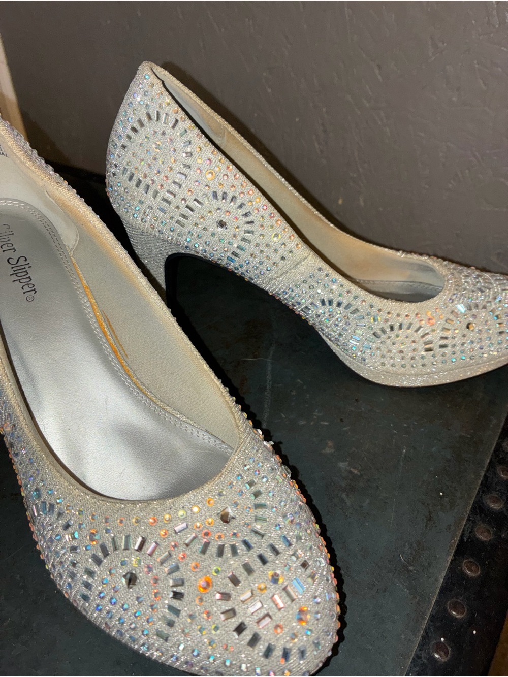 Crystal-Embellished Ivory Heeled Pumps - Women